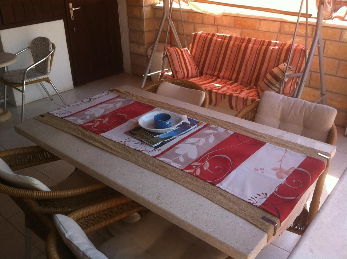 Apartamento Vila Dora Supetar Exterior foto