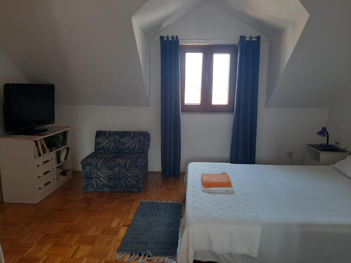 Apartamento Vila Dora Supetar Exterior foto