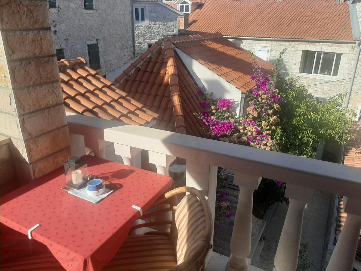 Apartamento Vila Dora Supetar Exterior foto