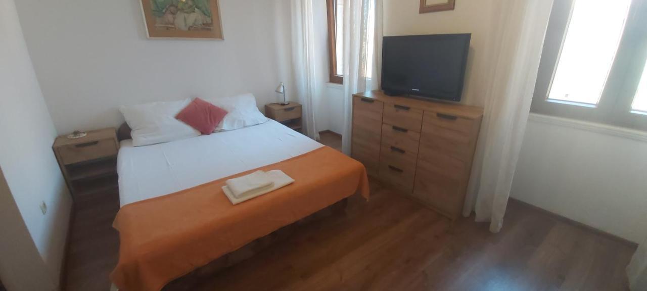 Apartamento Vila Dora Supetar Exterior foto