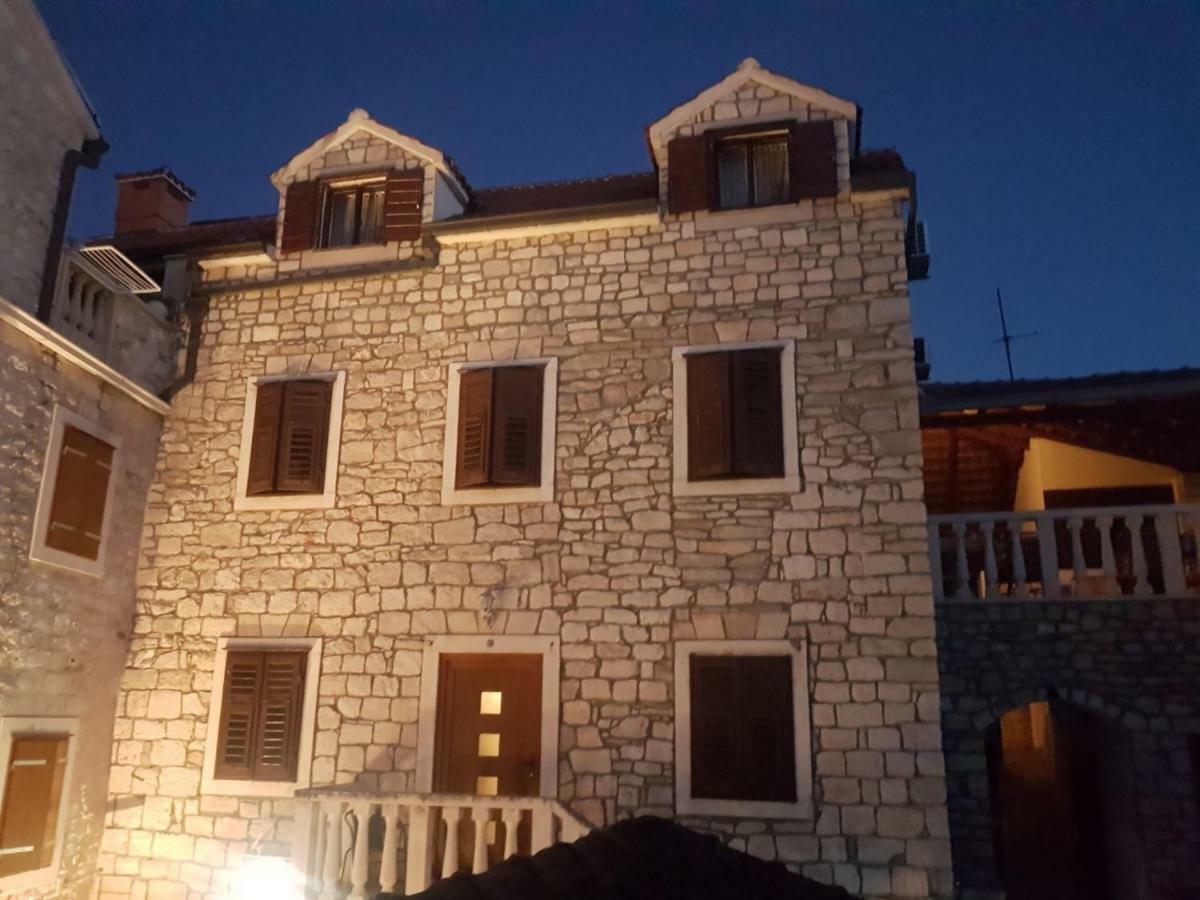 Apartamento Vila Dora Supetar Exterior foto