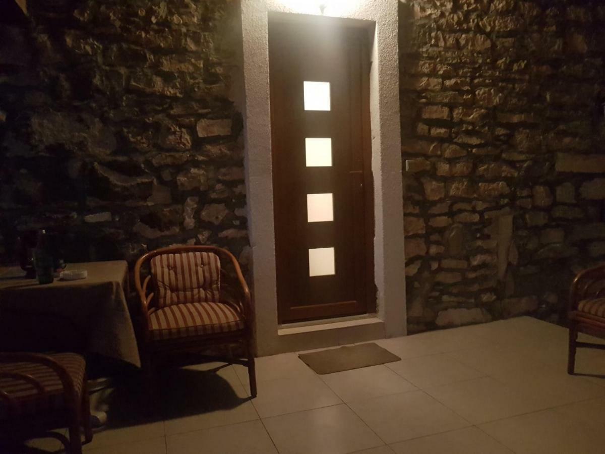 Apartamento Vila Dora Supetar Exterior foto