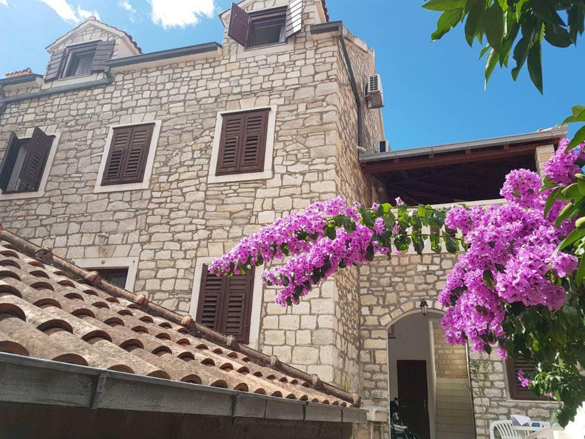 Apartamento Vila Dora Supetar Exterior foto